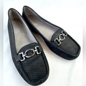 Aerosoles Black Leather Stitch NTurn Women’s Loafers - Size 7.5” (A161)